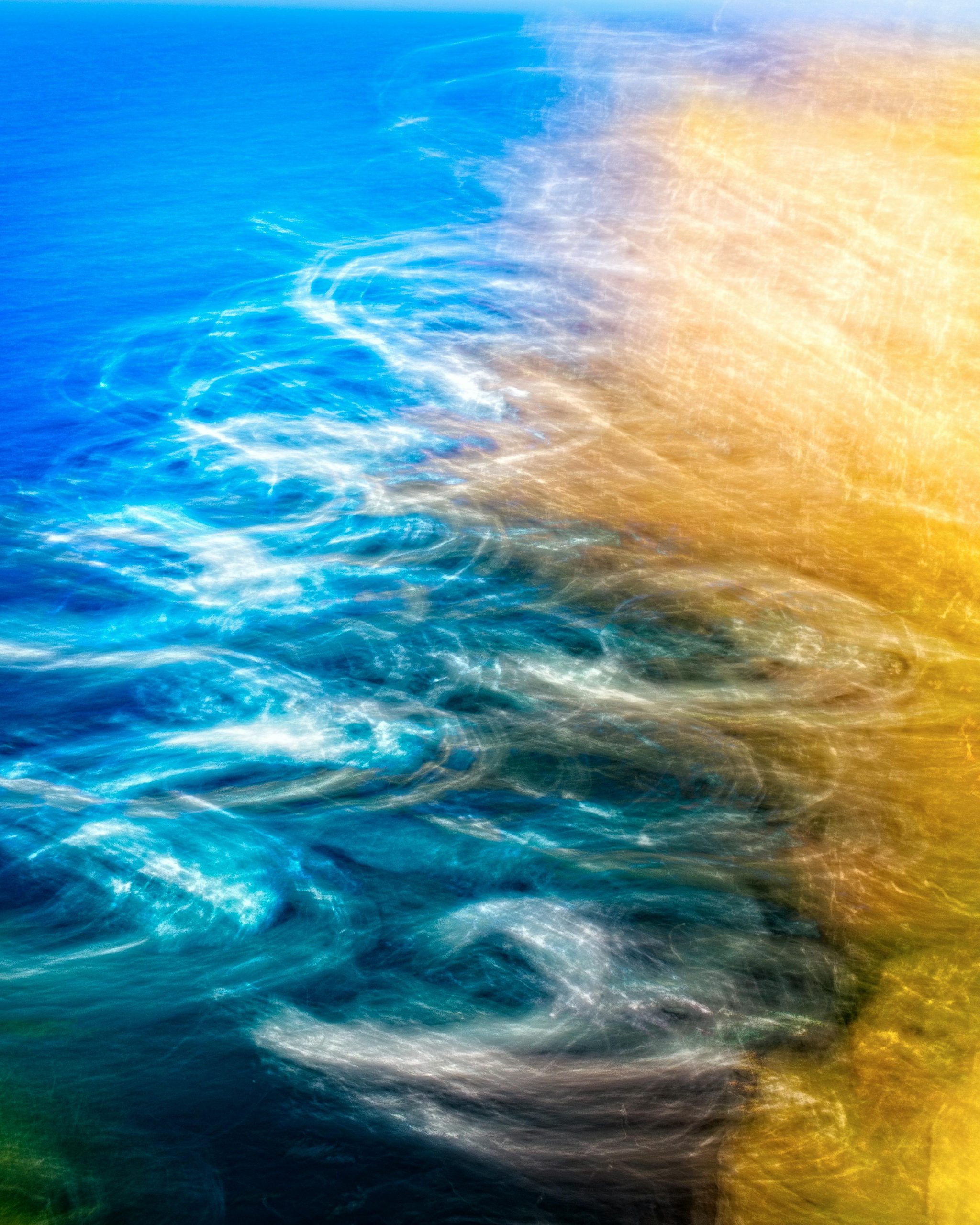 tableau, mer bleue, terre jaune, tourbillon blanc, plante verte